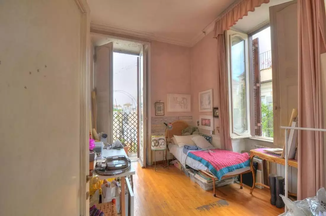 Flat 530m² in Italy, Rome. Priced at 4000000€ rent photo-9