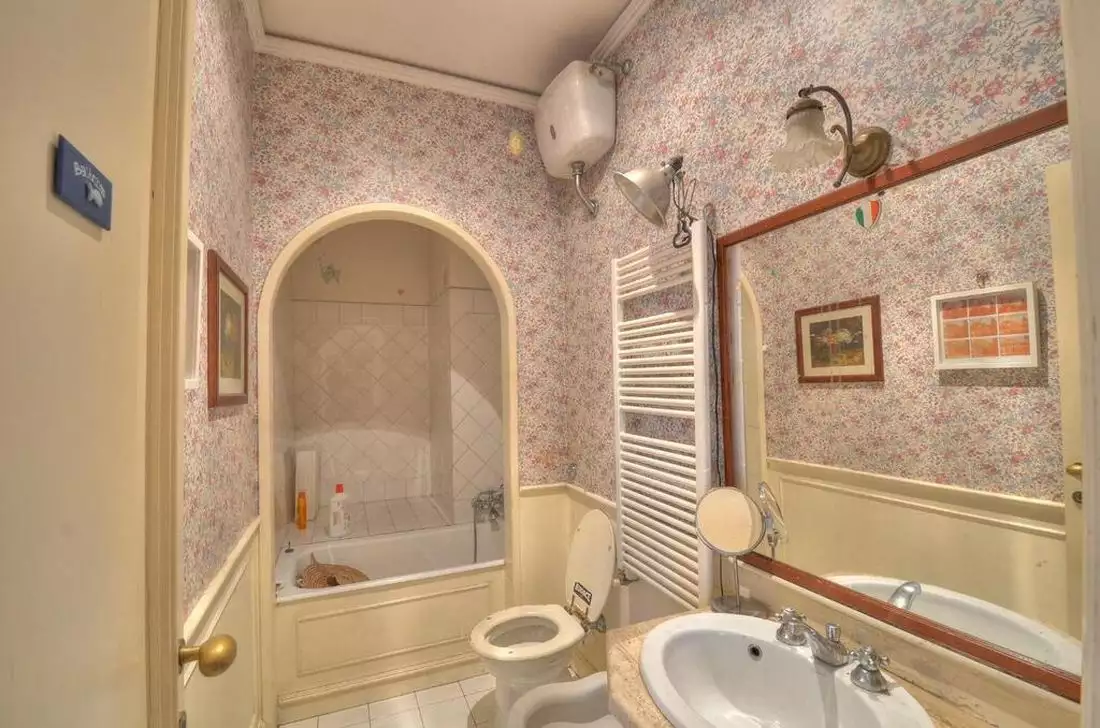 Flat 530m² in Italy, Rome. Priced at 4000000€ rent photo-10