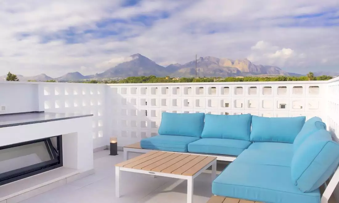Townhouse 450m² in Spain, Benidorm. Priced at 665000€ rent photo-3
