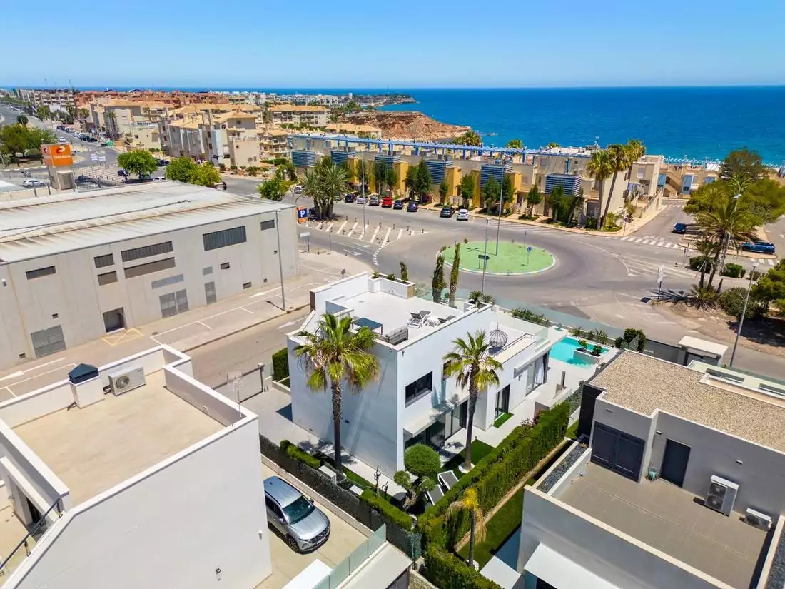 Villa 229m² in Spain, Alicante. Priced at 1600000€ rent photo-4