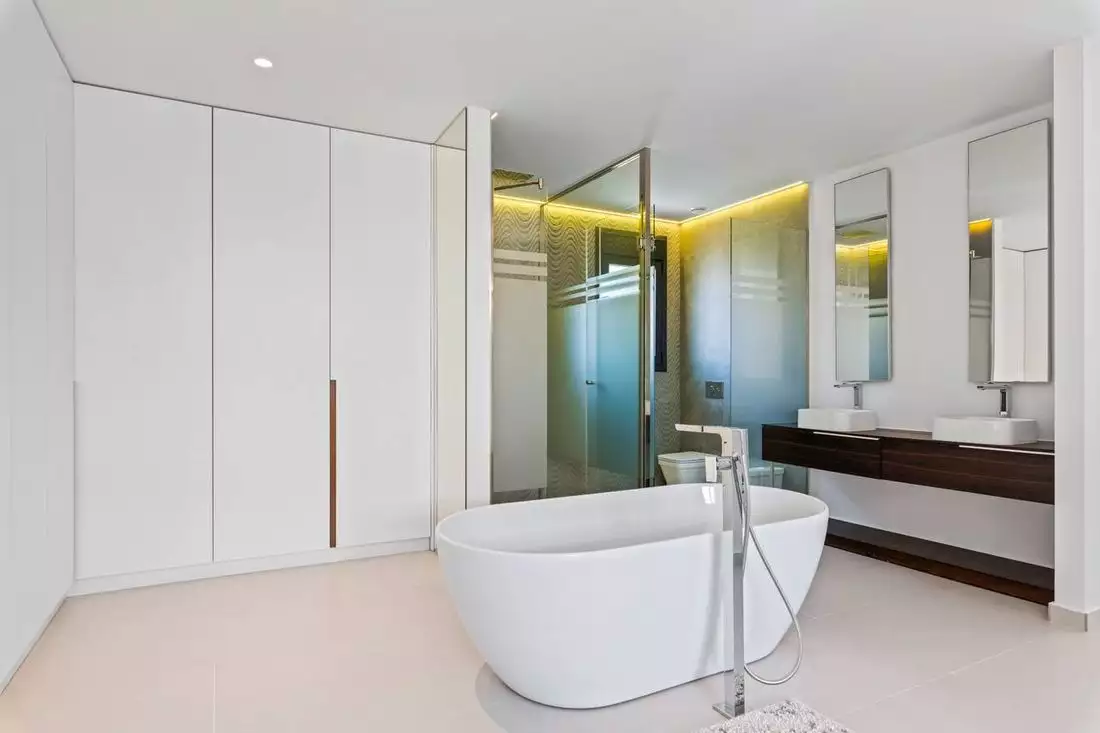 Villa 229m² in Spain, Alicante. Priced at 1600000€ rent photo-25