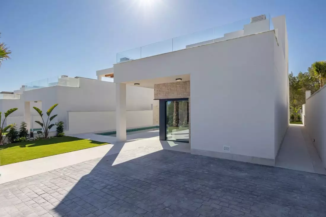 Villa 122m² in Spain, Alicante. Priced at 540000€ rent photo-12