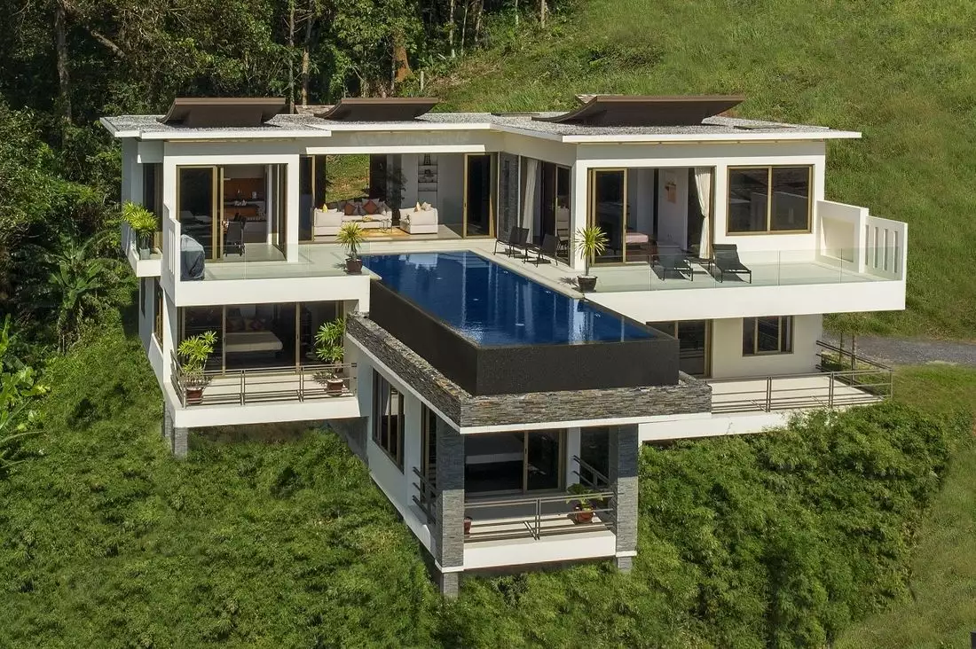 Villa 330m² in Thailand, Phuket. Priced at 796000€ rent photo-1