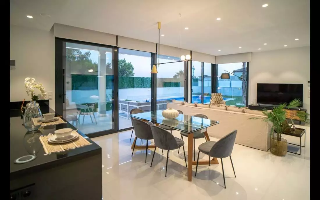 Villa 283m² in Spain, Alicante. Priced at 1000000€ rent photo-3