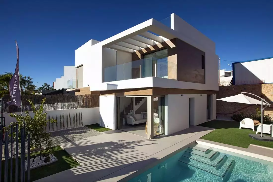 Villa 185m² in Spain, Alicante. Priced at 499000€ rent photo-2