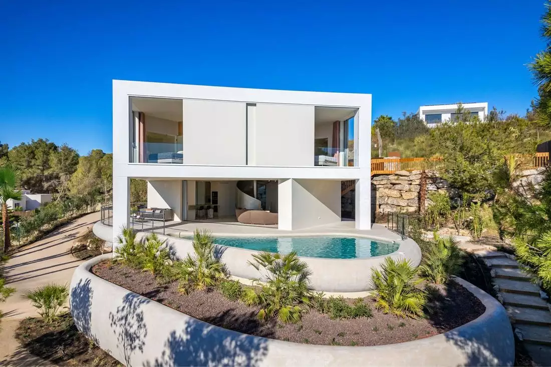 Villa 332m² in Spain, Alicante. Priced at 2365000€ rent photo-3