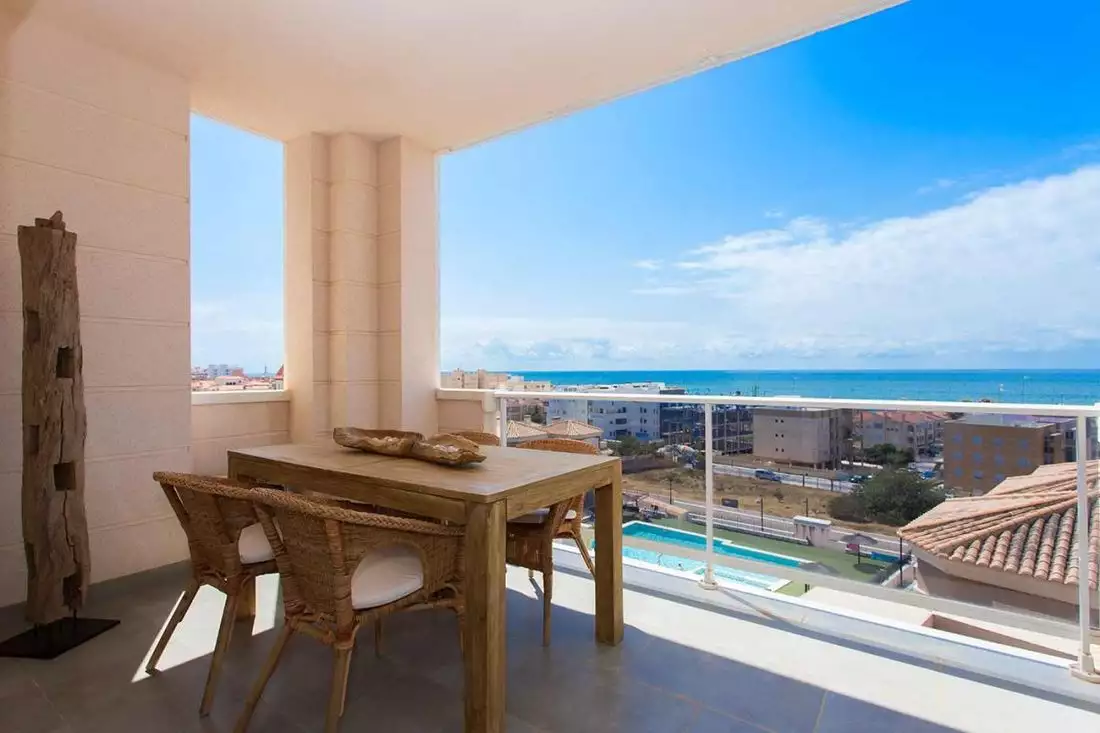 Flat 144m² in Spain, Alicante. Priced at 300000€ rent photo-1