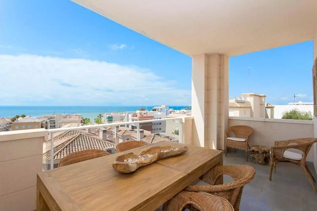 Flat 144m² in Spain, Alicante. Priced at 300000€ rent photo-2