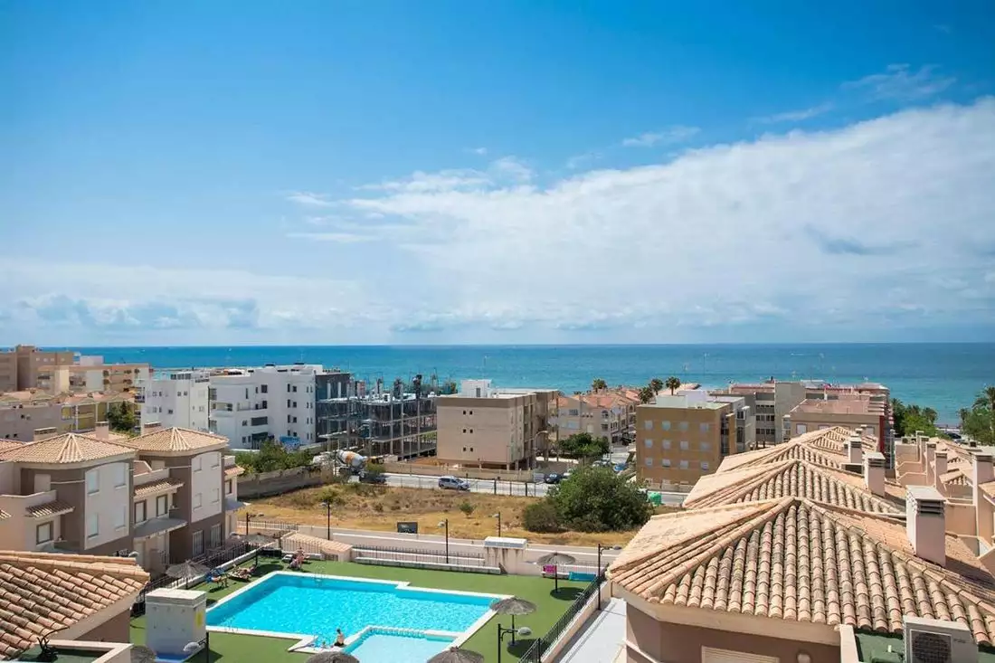 Flat 144m² in Spain, Alicante. Priced at 300000€ rent photo-3
