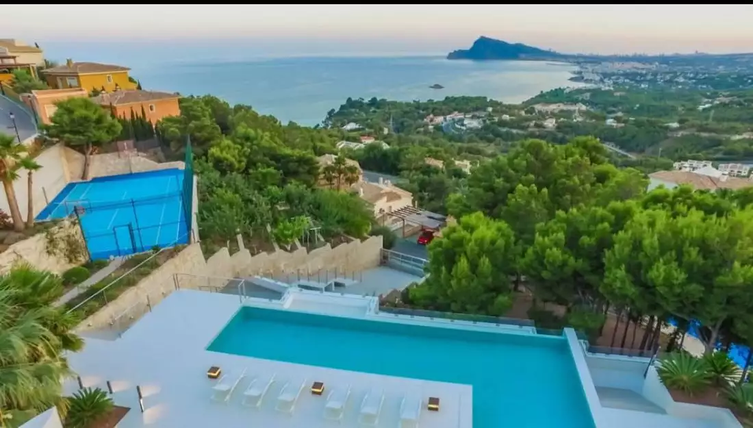 Villa 1800m² in Spain, Alicante. Priced at 8500000€ rent photo-3