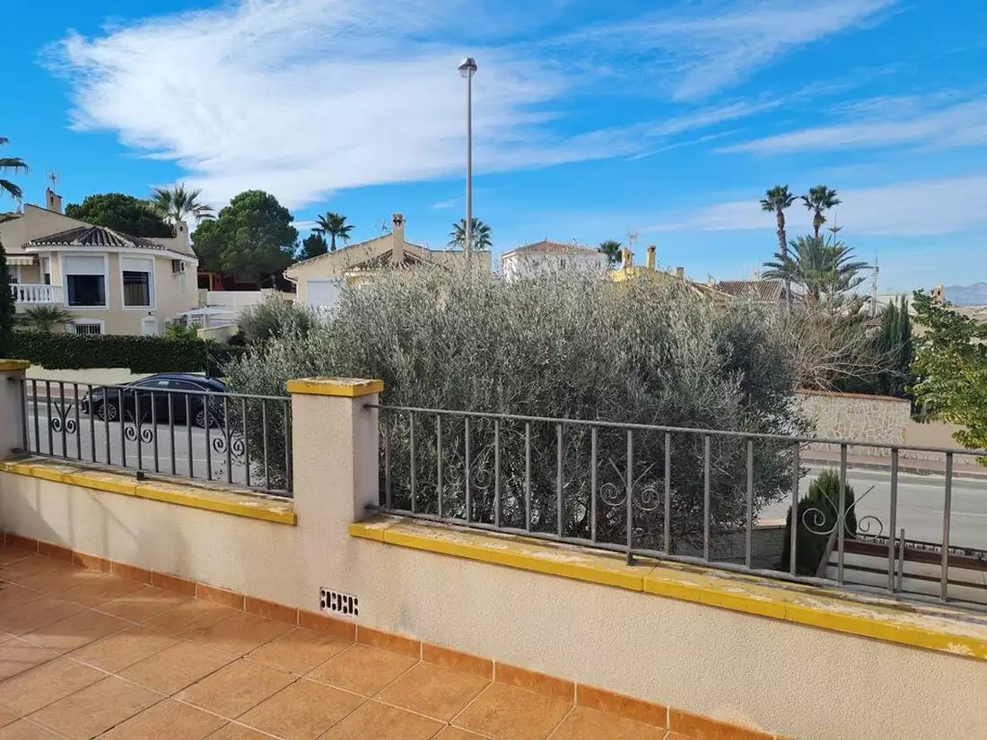 Villa 112m² in Spain, Alicante. Priced at 289000€ rent photo-12