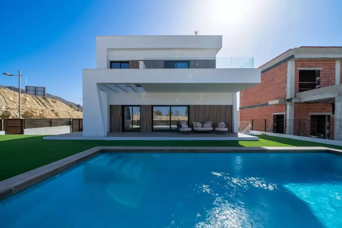 Villa 167m² in Spain, Alicante. Priced at 565000€ rent photo-1