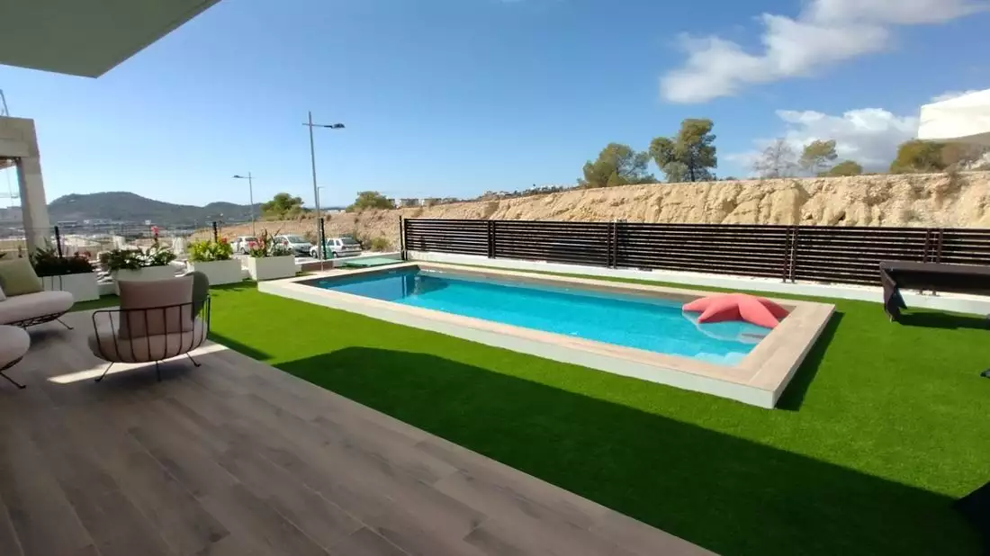 Villa 167m² in Spain, Alicante. Priced at 565000€ rent photo-3