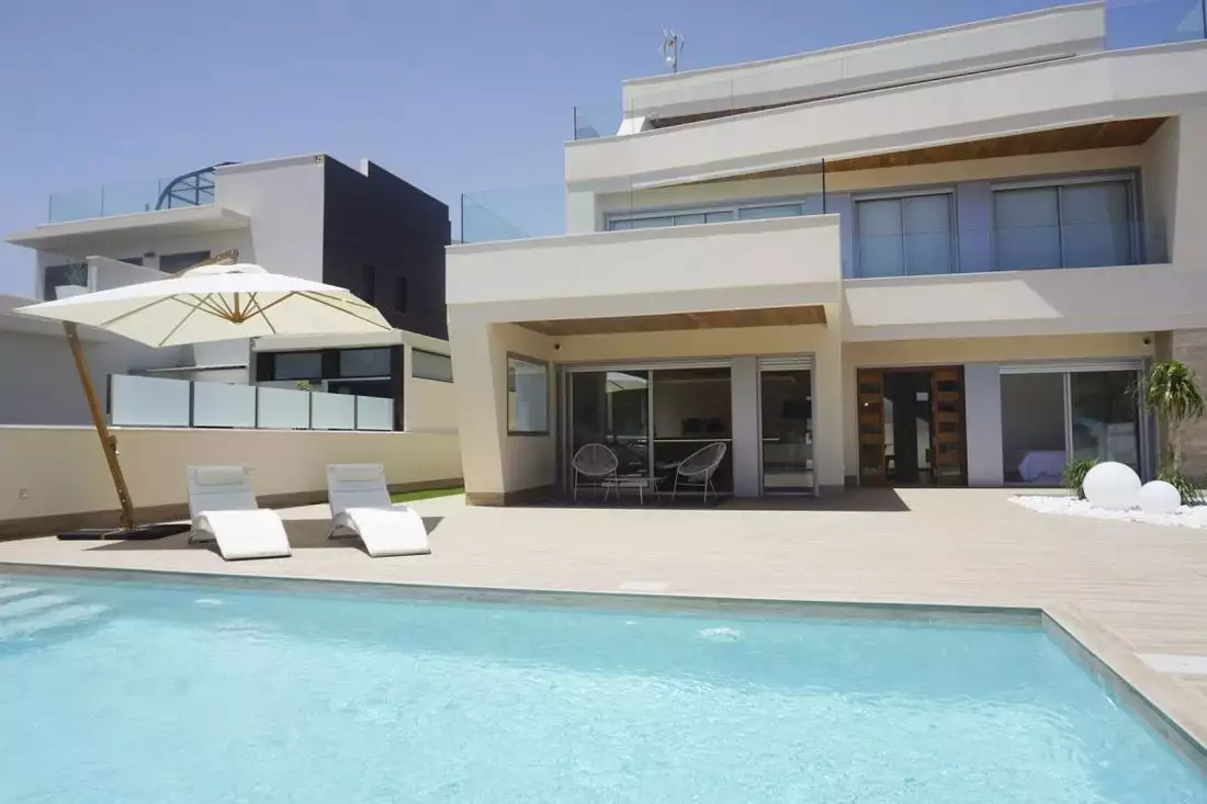 Villa 332m² in Spain, Alicante. Priced at 1430000€ rent photo-1