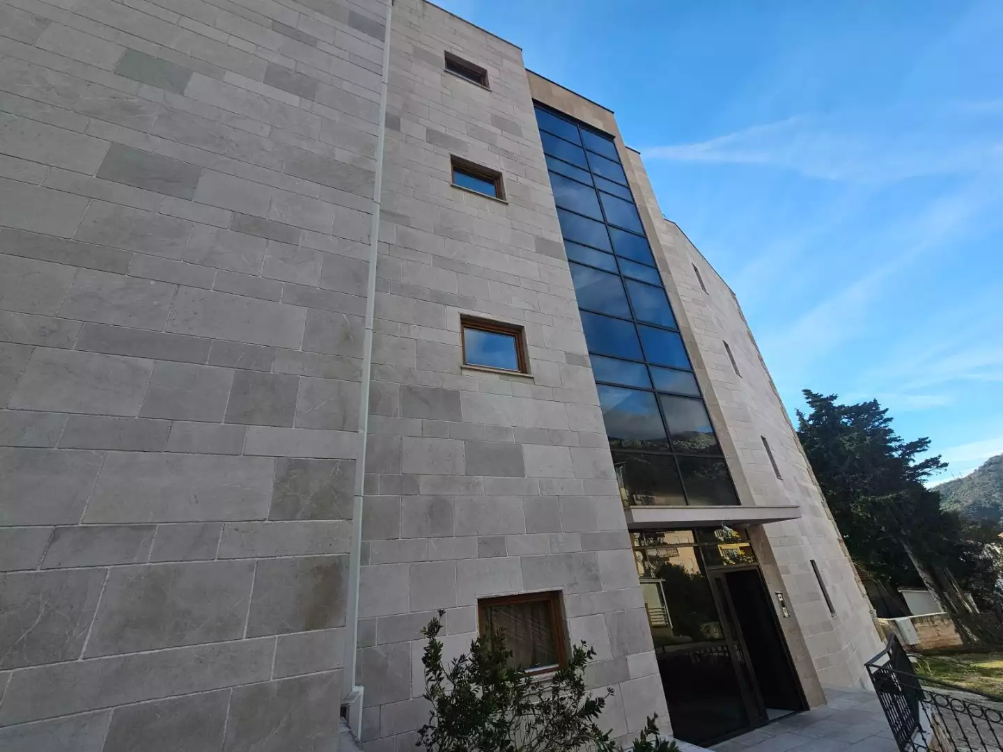 Flat 30m² in Montenegro, Petrovac. Priced at 99000€ rent photo-4
