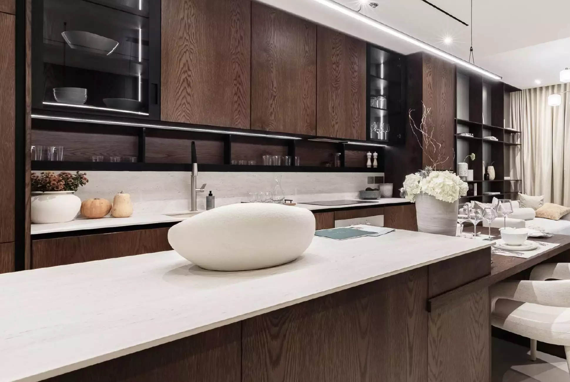 Flat 60m² in UAE, Dubai. Priced at 439000$ rent photo-5
