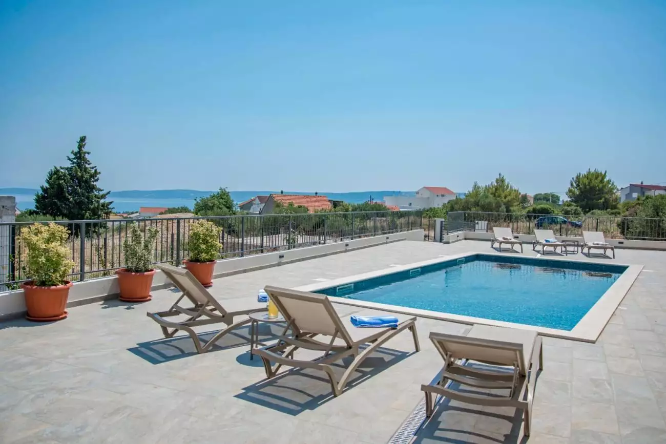 Villa 277m² in Croatia, Kastela. Priced at 1100000€ rent photo-4