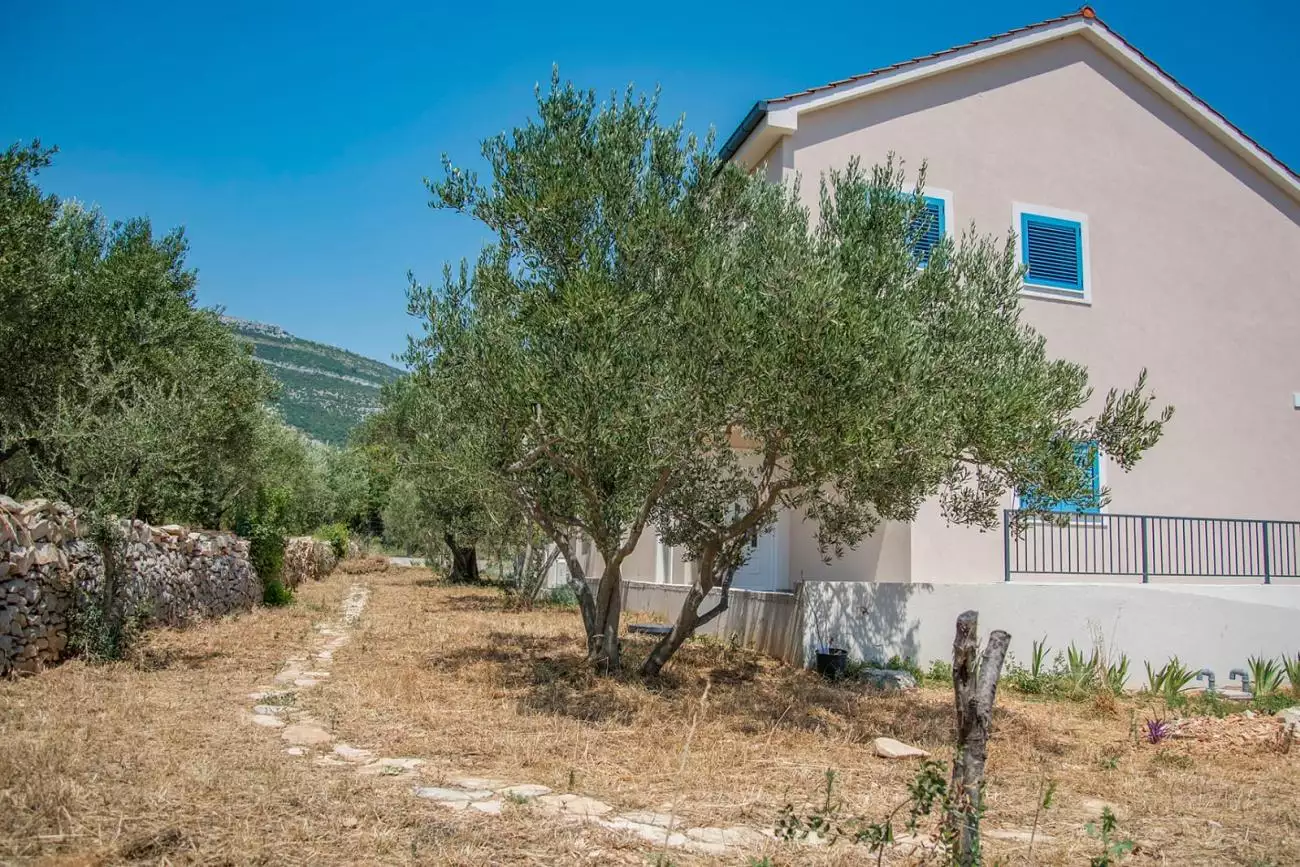 Villa 277m² in Croatia, Kastela. Priced at 1100000€ rent photo-6