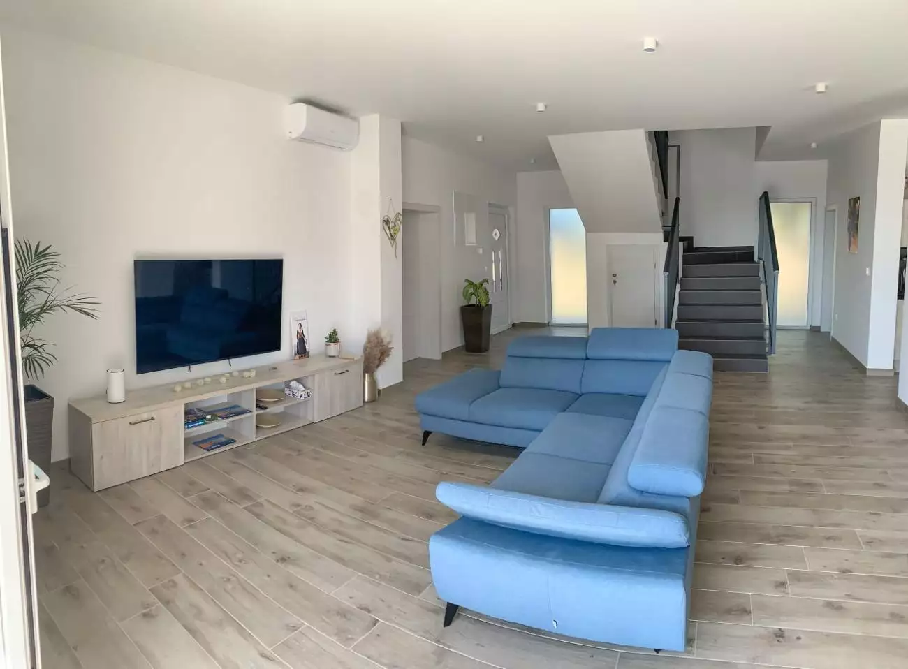 Villa 277m² in Croatia, Kastela. Priced at 1100000€ rent photo-13