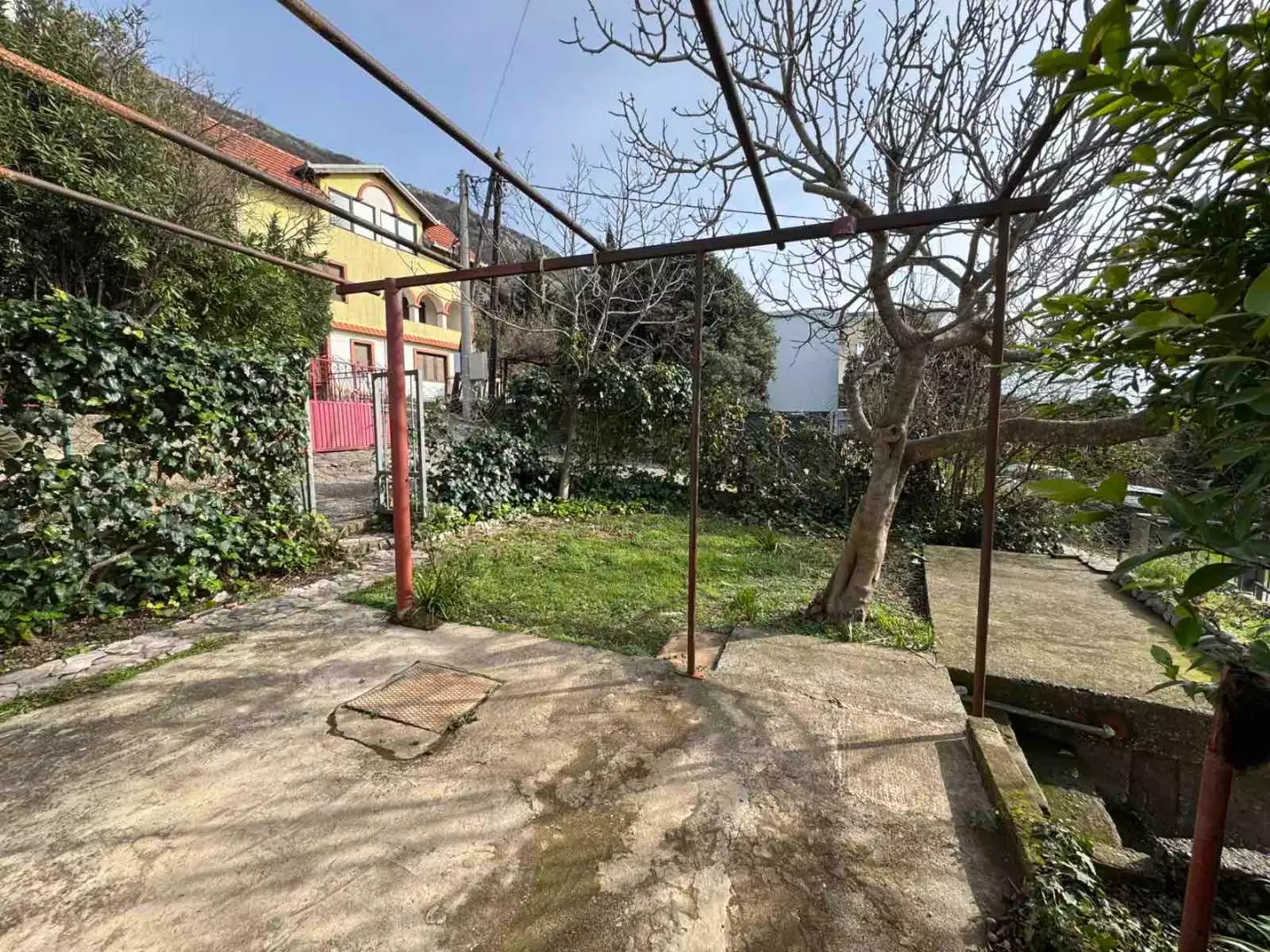 House 87m² in Montenegro, Sutomore. Priced at 75000€ rent photo-10