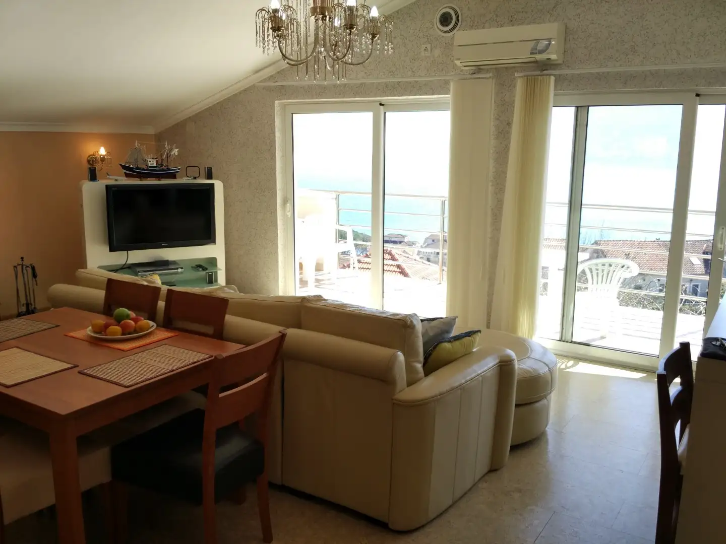 House 180m² in Montenegro, Herceg Novi. Priced at 320000€ rent photo-16