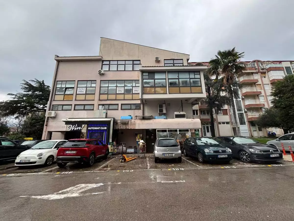 Building 1m² in Montenegro, Tivat. Priced at 1870000€ rent photo-3