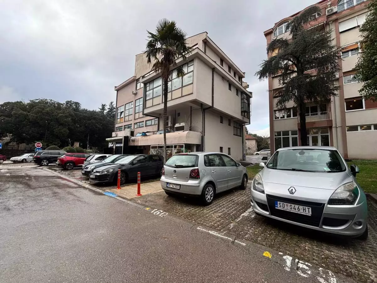 Building 1m² in Montenegro, Tivat. Priced at 1870000€ rent photo-4