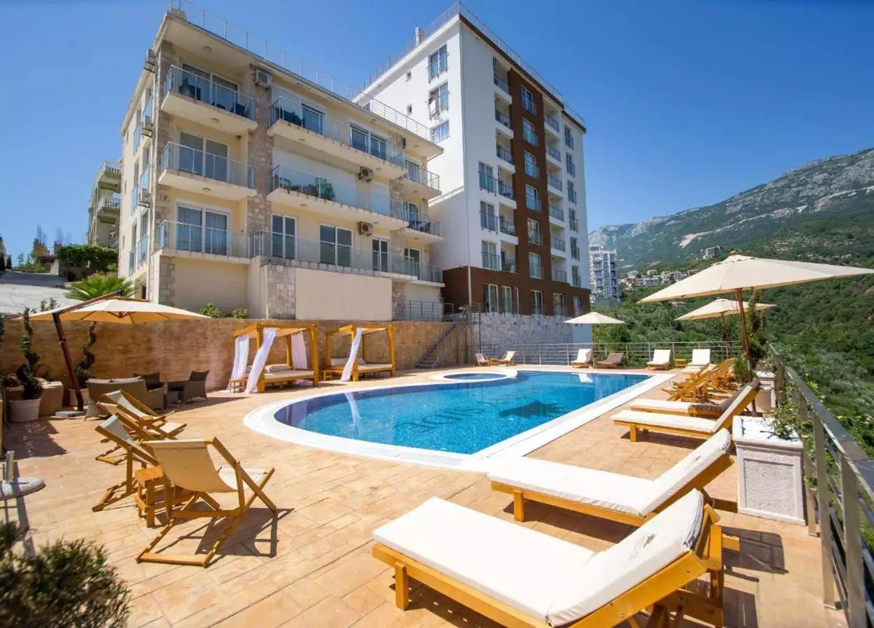 Flat 35m² in Montenegro, Budva. Priced at 110000€ rent photo-1