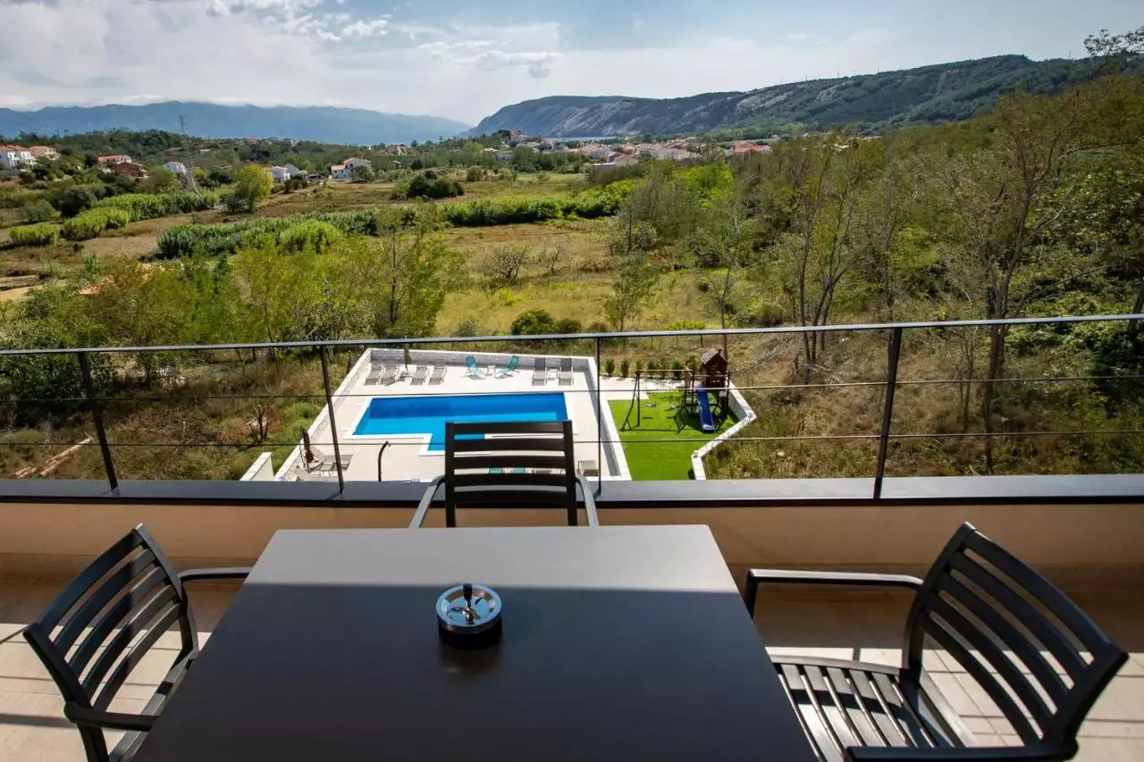 House 394m² in Turkey, Trabzon. Priced at 1260000€ rent photo-3