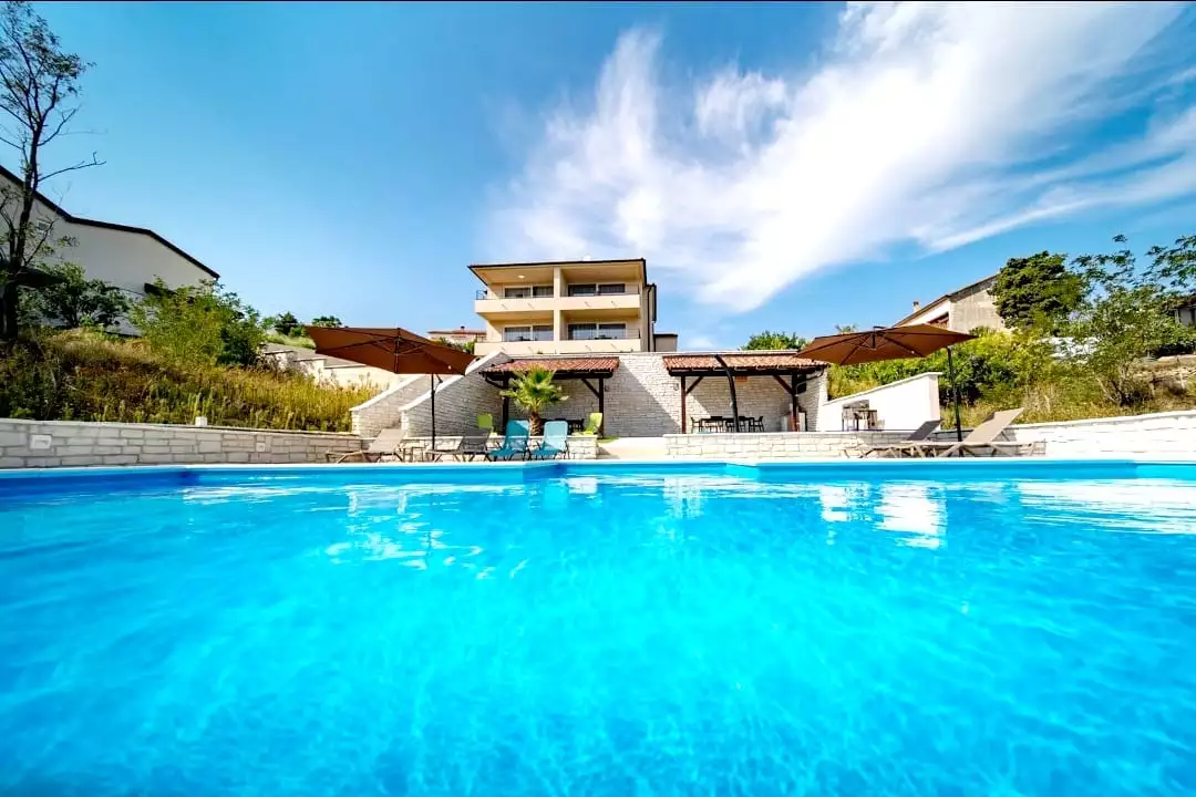 House 394m² in Turkey, Trabzon. Priced at 1260000€ rent photo-4