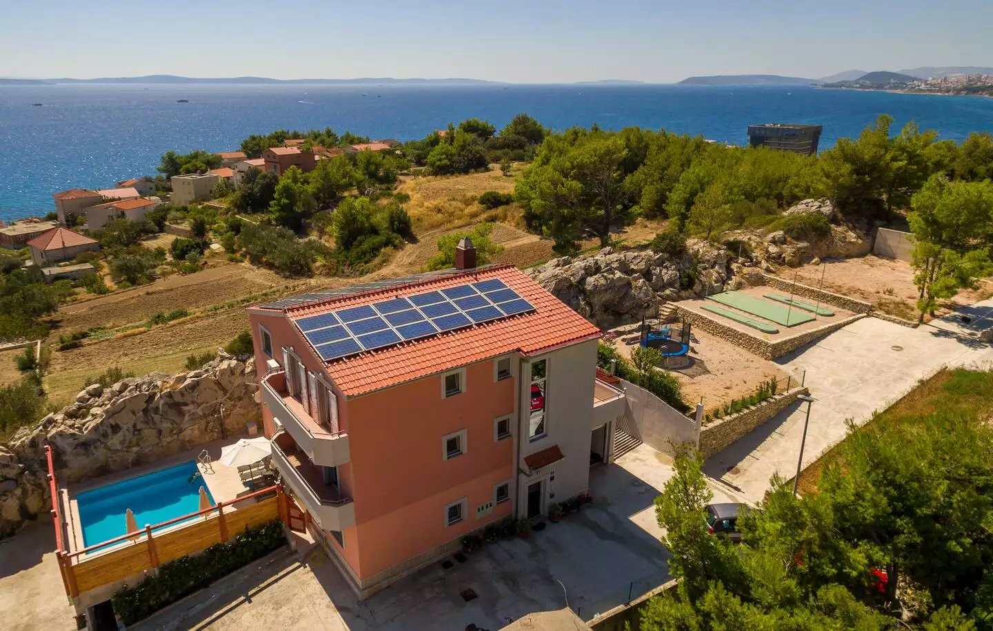House 490m² in Croatia, Podstrana. Priced at 1300000€ rent photo-2