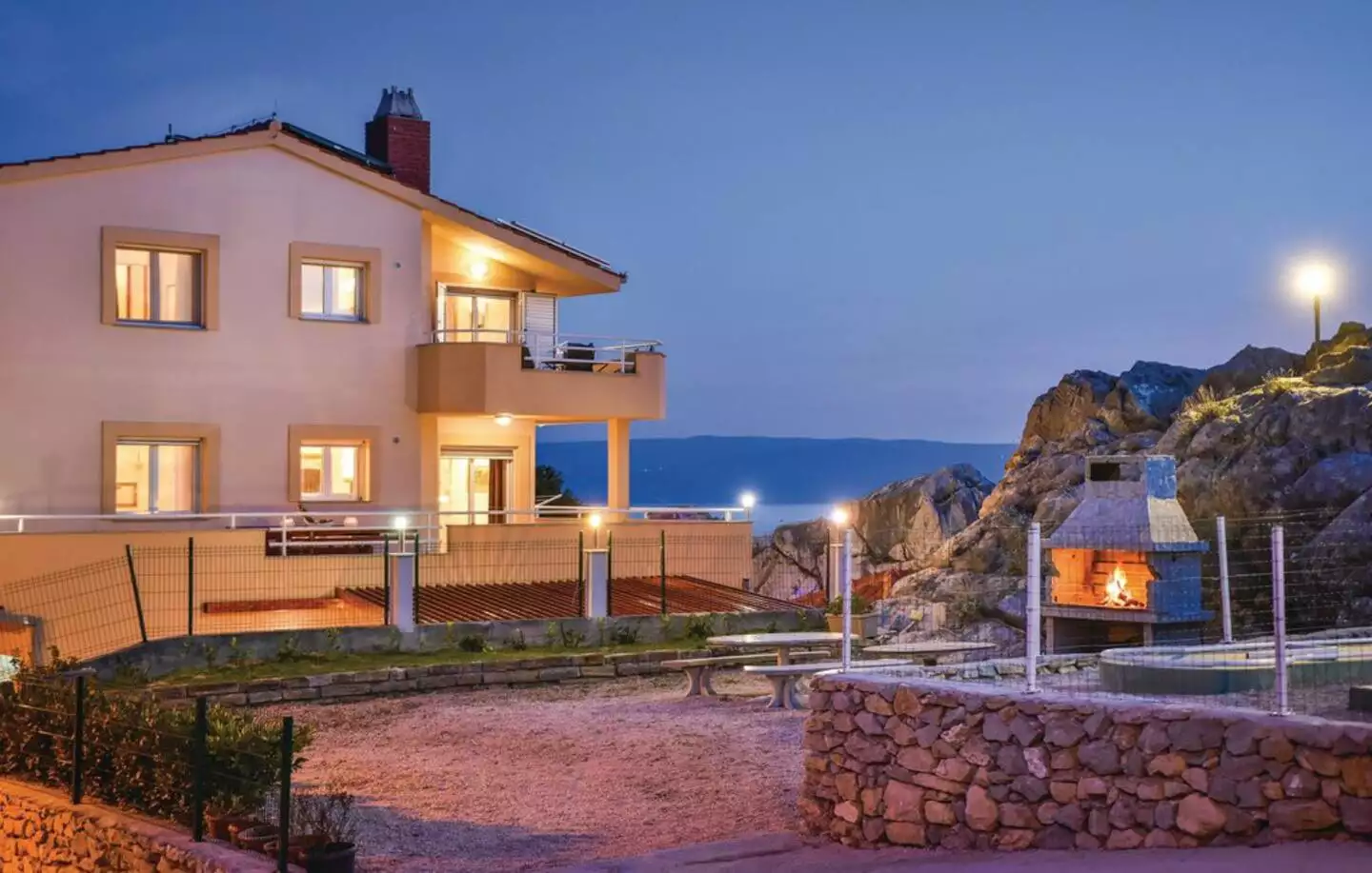 House 490m² in Croatia, Podstrana. Priced at 1300000€ rent photo-5