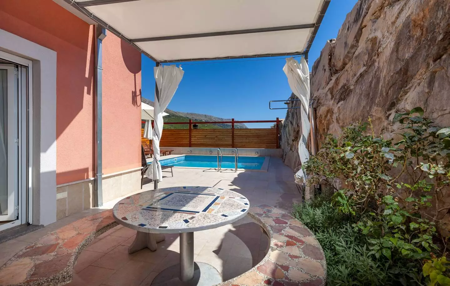 House 490m² in Croatia, Podstrana. Priced at 1300000€ rent photo-15