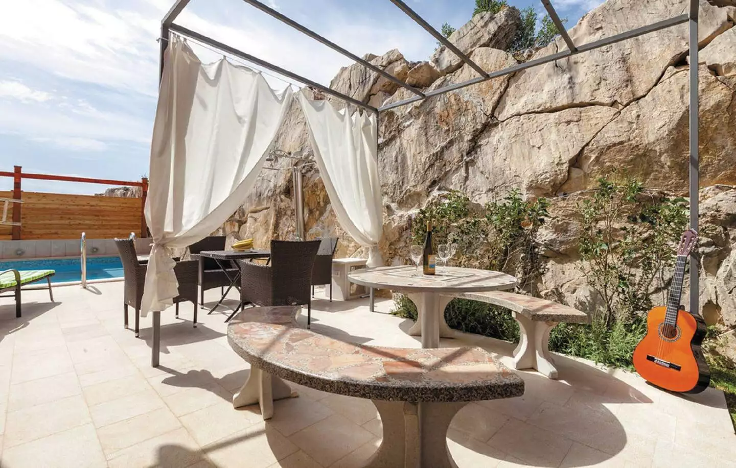 House 490m² in Croatia, Podstrana. Priced at 1300000€ rent photo-22