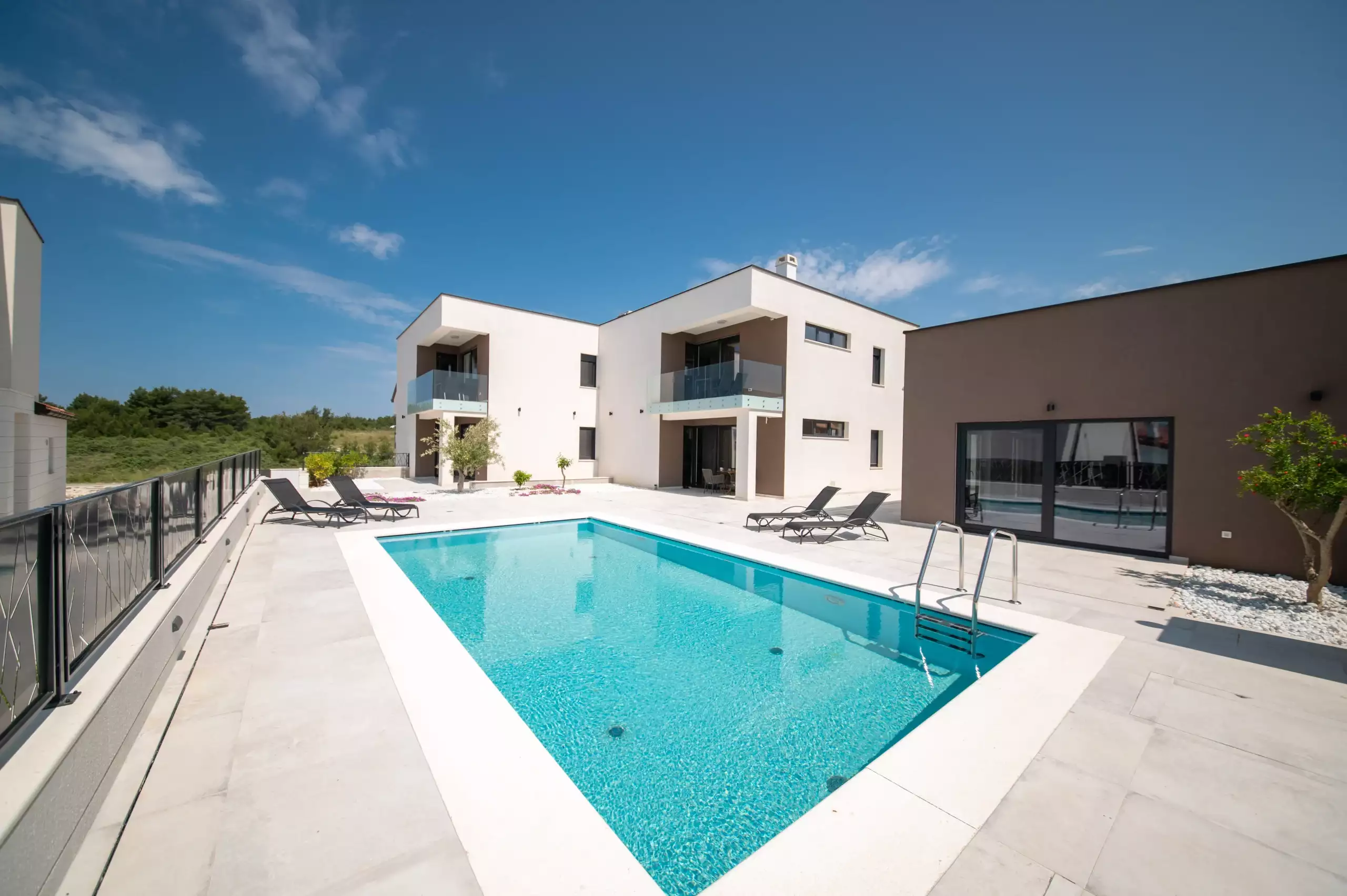House 396m² in Croatia, Vrsi. Priced at 1250000€ rent photo-1