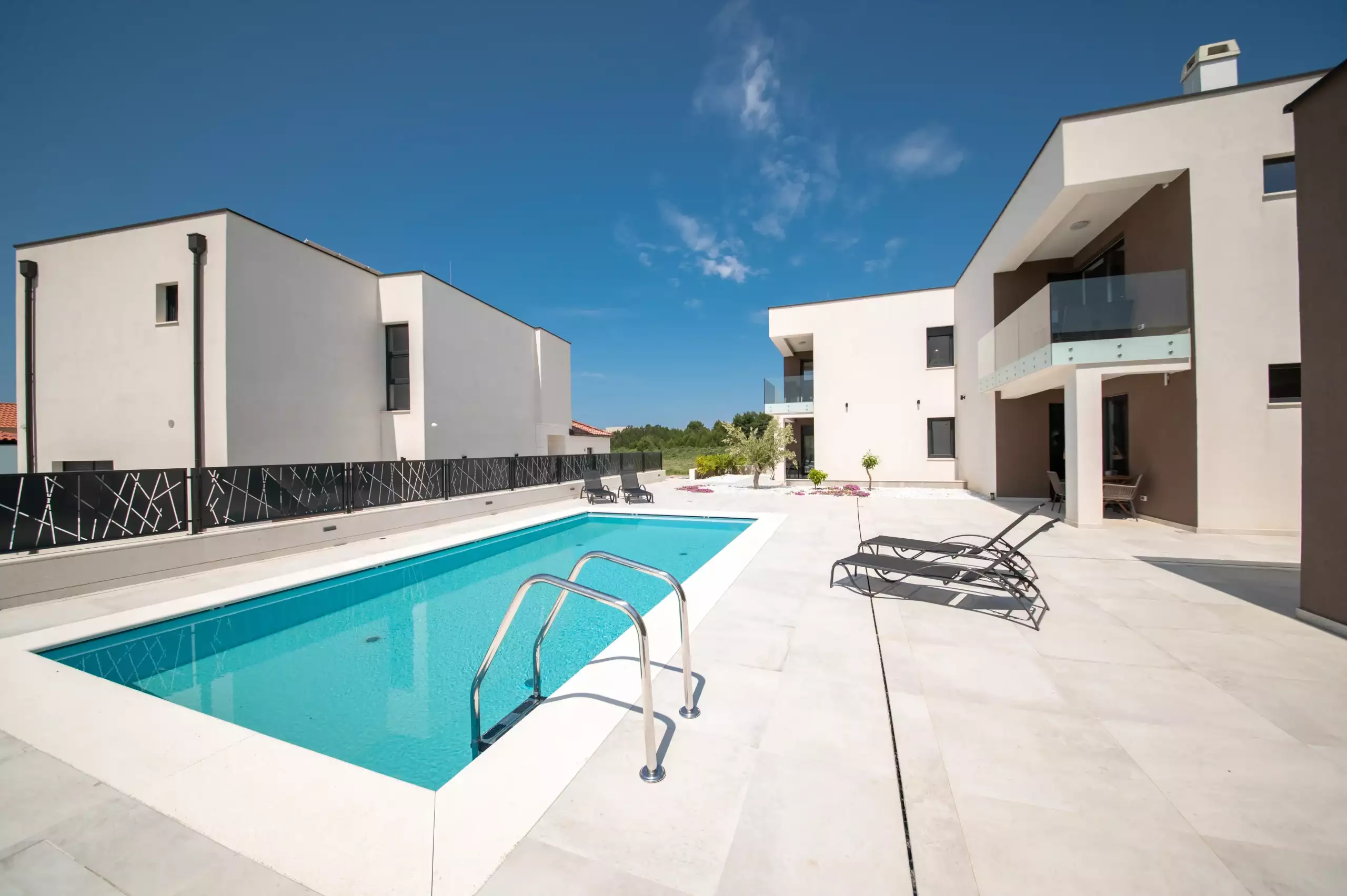 House 396m² in Croatia, Vrsi. Priced at 1250000€ rent photo-3