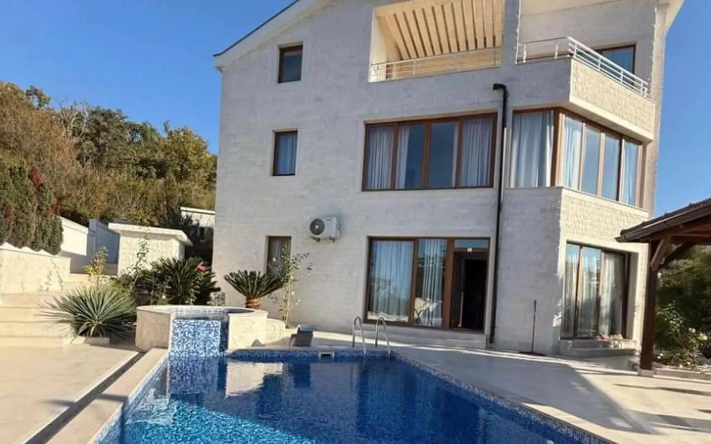 Hotels 280m² in Montenegro, Topla. Priced at 550000€ rent photo-4