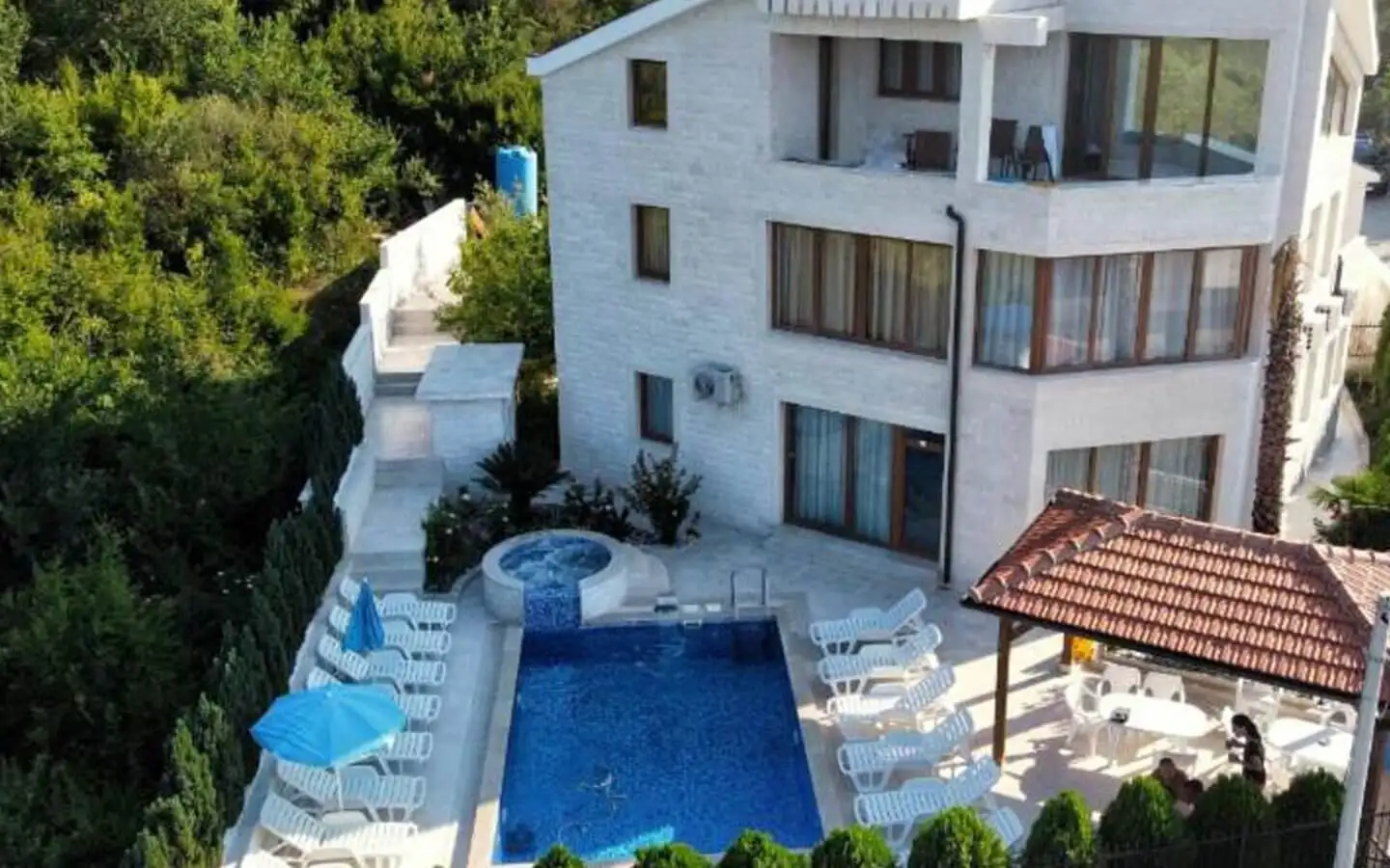 Hotels 280m² in Montenegro, Topla. Priced at 550000€ rent photo-8