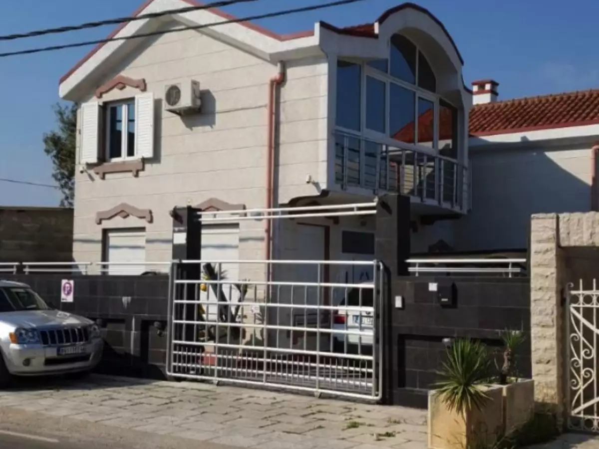 House 219m² in Montenegro, Krtole. Priced at 3300000€ rent photo-2