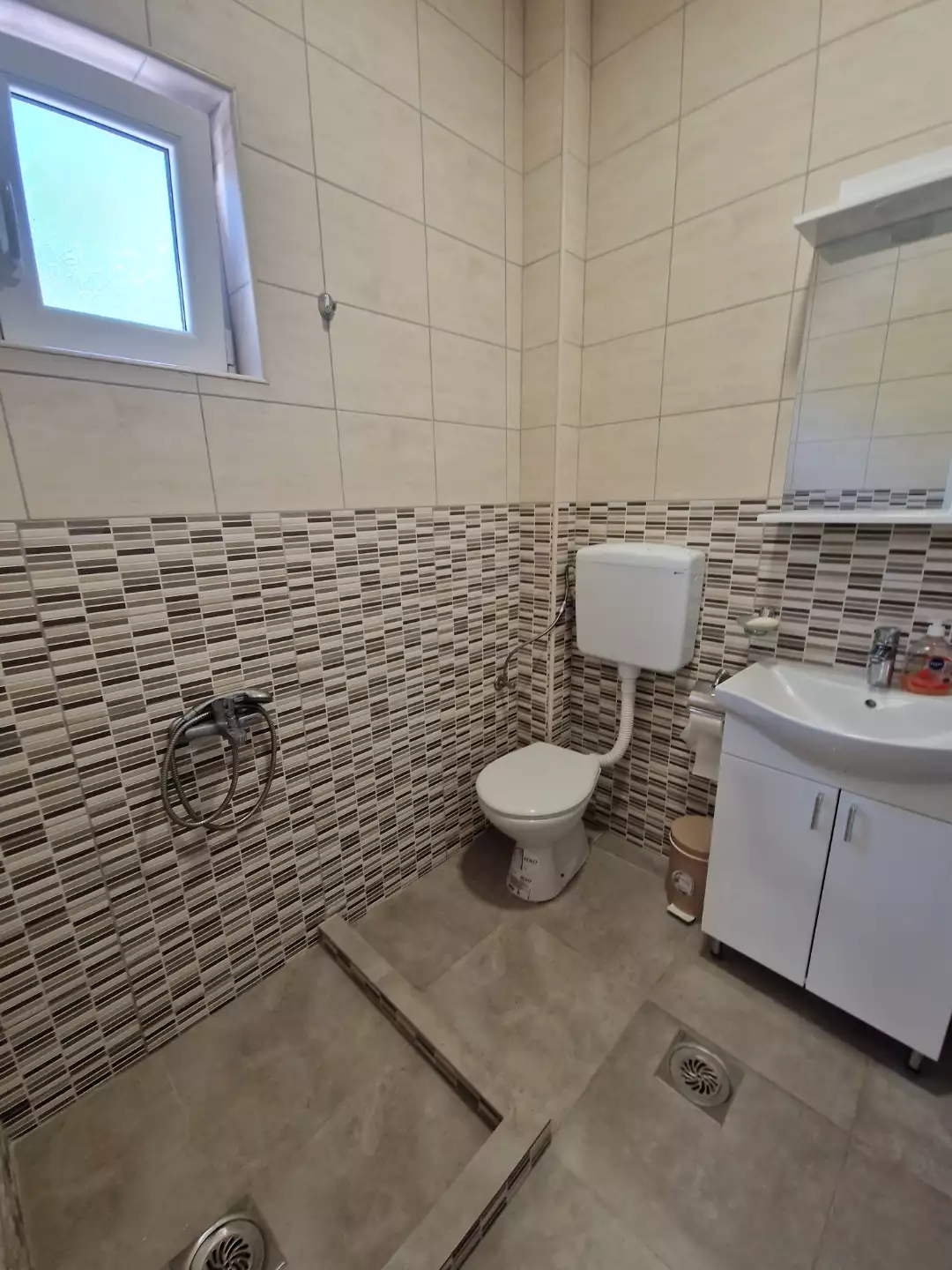 House 220m² in Montenegro, Sutomore. Priced at 315000€ rent photo-4