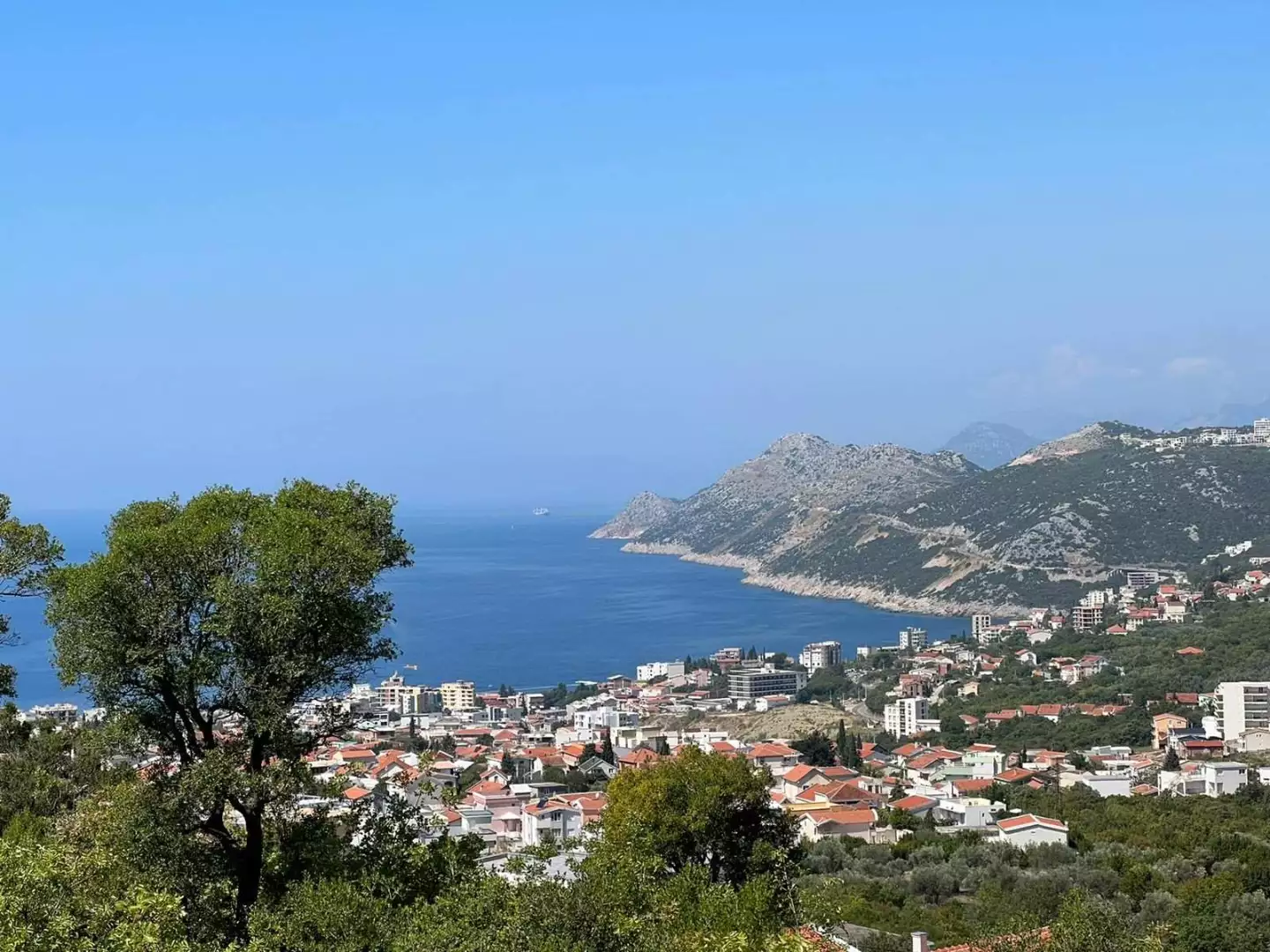 Land 3870m² in Montenegro, Dobra Voda. Priced at 212850€ rent photo-1