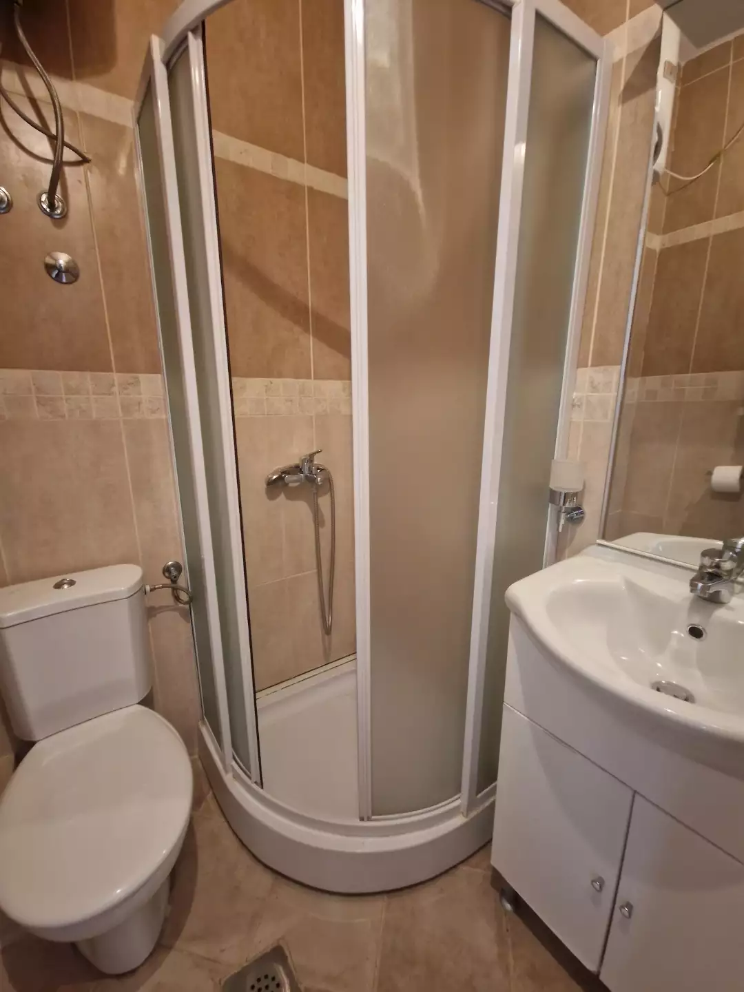 Hotels 177m² in Montenegro, Sutomore. Priced at 350000€ rent photo-6