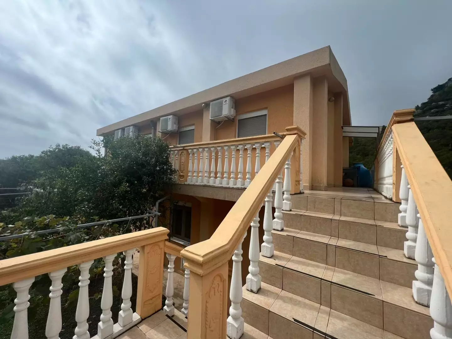 House 200m² in Montenegro, Sutomore. Priced at 180000€ rent photo-2