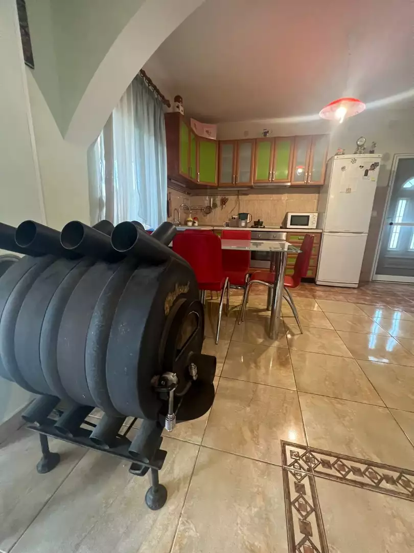 House 200m² in Montenegro, Sutomore. Priced at 180000€ rent photo-8