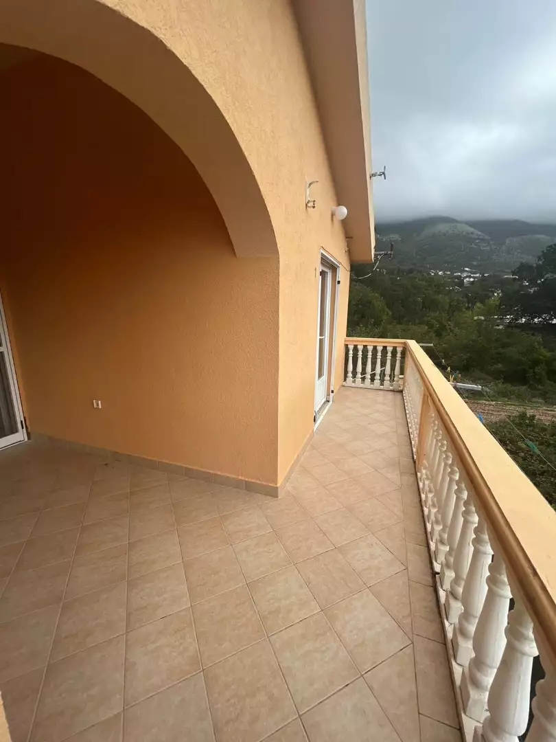 House 200m² in Montenegro, Sutomore. Priced at 180000€ rent photo-14