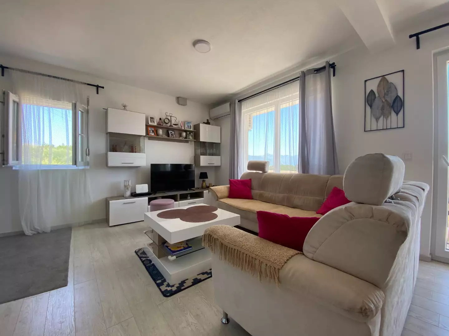 House 160m² in Montenegro, Tivat. Priced at 350000€ rent photo-19