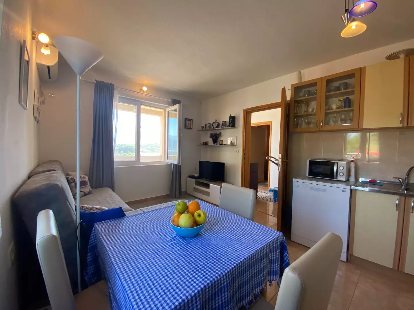 House 160m² in Montenegro, Tivat. Priced at 350000€ rent photo-47