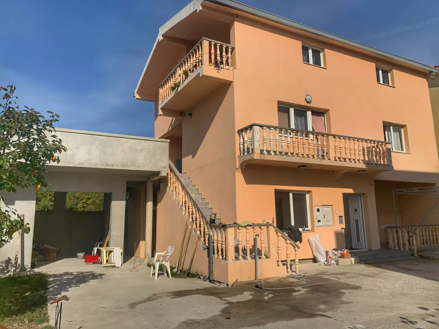 House 240m² in Montenegro, Bar. Priced at 275000€ rent photo-3