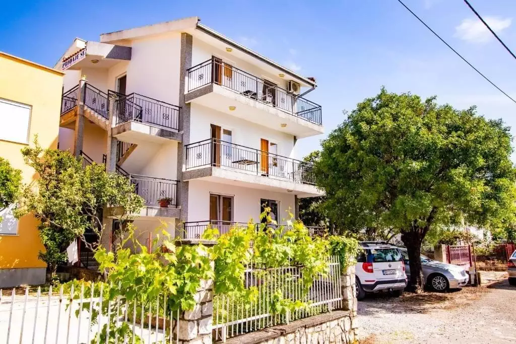 Hotels 340m² in Montenegro, Dobra Voda. Priced at 300000€ rent photo-2