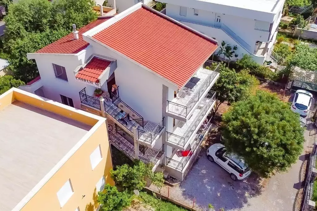 Hotels 340m² in Montenegro, Dobra Voda. Priced at 300000€ rent photo-3